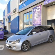 MITSUBISHI GRANDIS 2.4 2005 г. в.